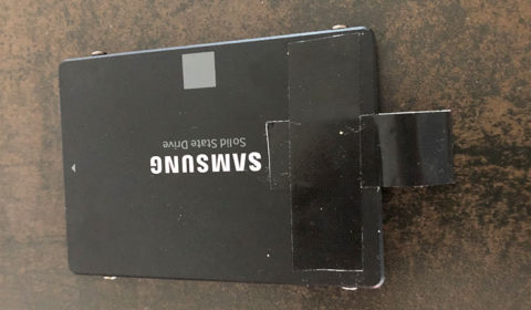 SSD mit Lasche